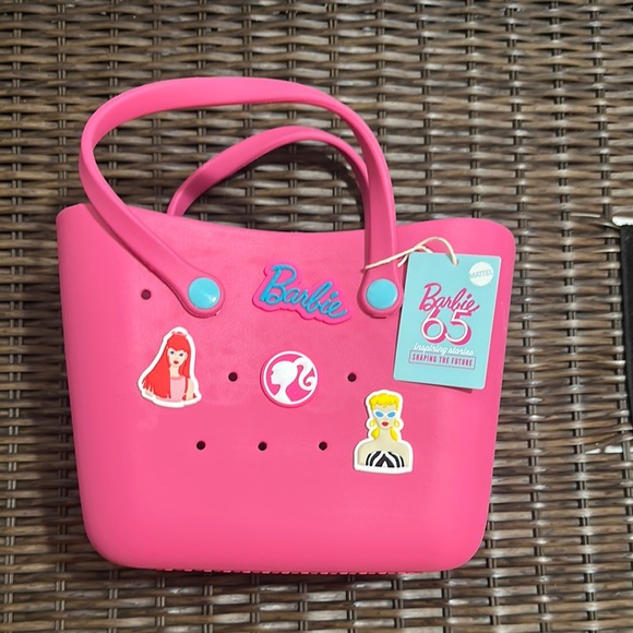 Mattel Barbie hot pink rubber tote - Picture 1 of 4